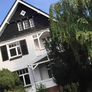 https://gemutliche4zkb-im-grunen-herzen-lubecks-mit-aufzug.hamburg-hotels-de.com
