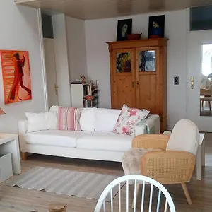 3-zi Atelierdachwohnung Mit Bergblick Seenähe Und 2 Loggia Apartment