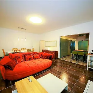 https://connies-house.hotelsheidelberg.net